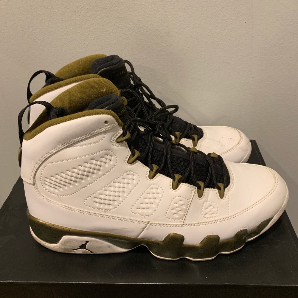 Jordan 9 retro “Statue”